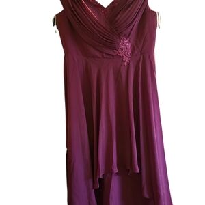 Elegant Burgundy Evening Dress